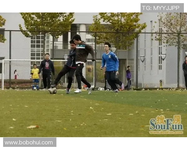 足球明星彩报的精彩内容揭秘包括球员动态赛事分析和精彩瞬间回顾