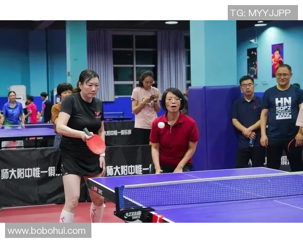 乒乓球的魅力：深入了解上海乒乓球队的团队合作精神与训练秘诀